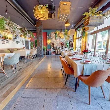 Maria Palace Complex Hotel *