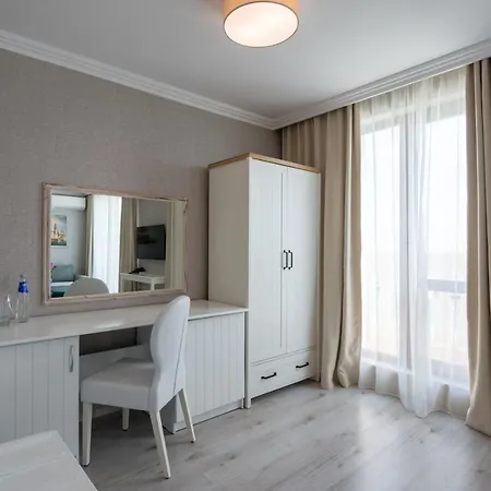 Maria Palace Complex *