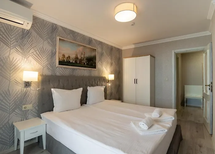 Maria Palace Complex