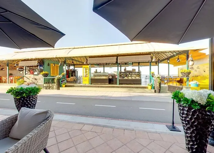 Maria Palace Complex *